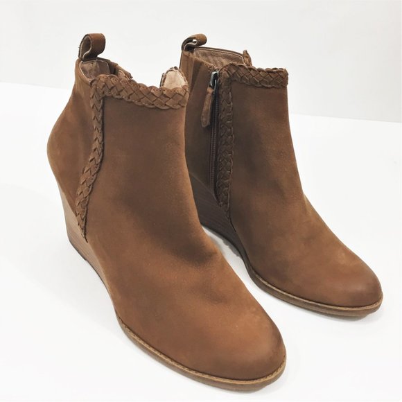 NWOT Caslon Whitney Wedge Nubuck Bootie - 9.5 - Picture 3 of 8